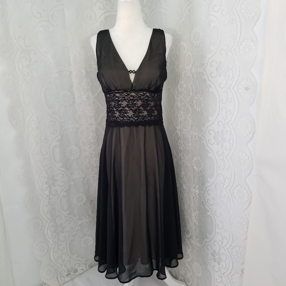 connected apparel Dresses & Skirts - Connected Apparel Black  Flowy Dress